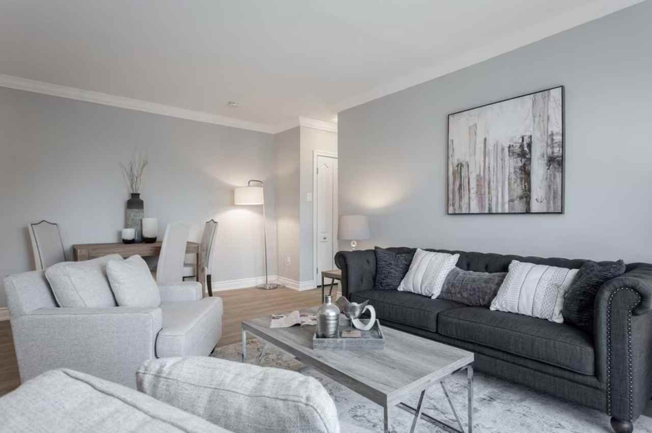 150 Bay Street South - Photo 2 of 11