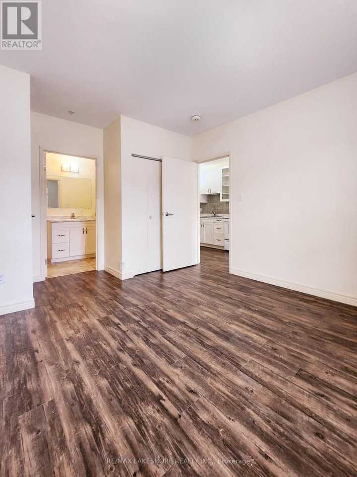 38 Walton Street - Photo 4 of 8