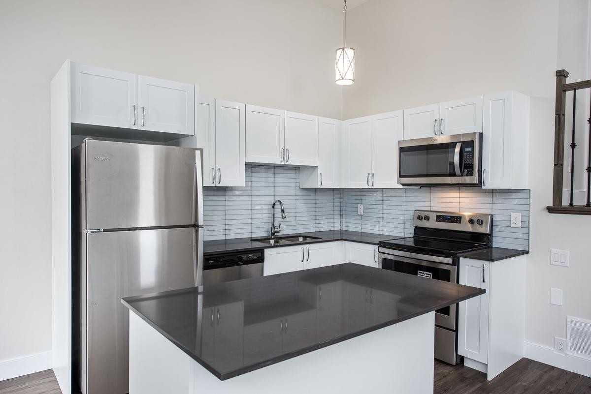 1539 - 1647 Williamsport Drive - Photo 3 of 23