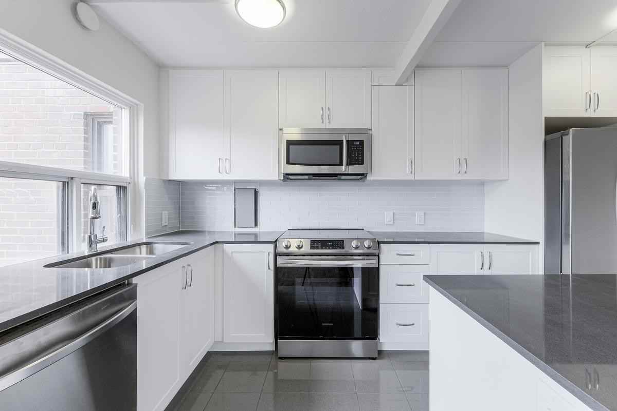 143 Stephen Drive - Photo 4 of 16