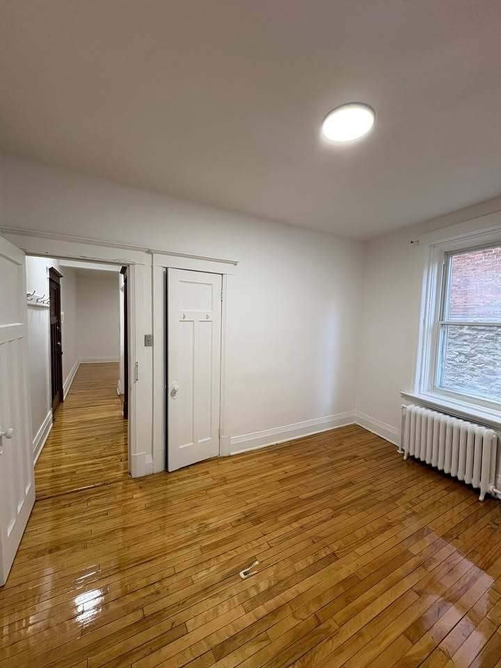 225 Melville - Photo 5 of 26