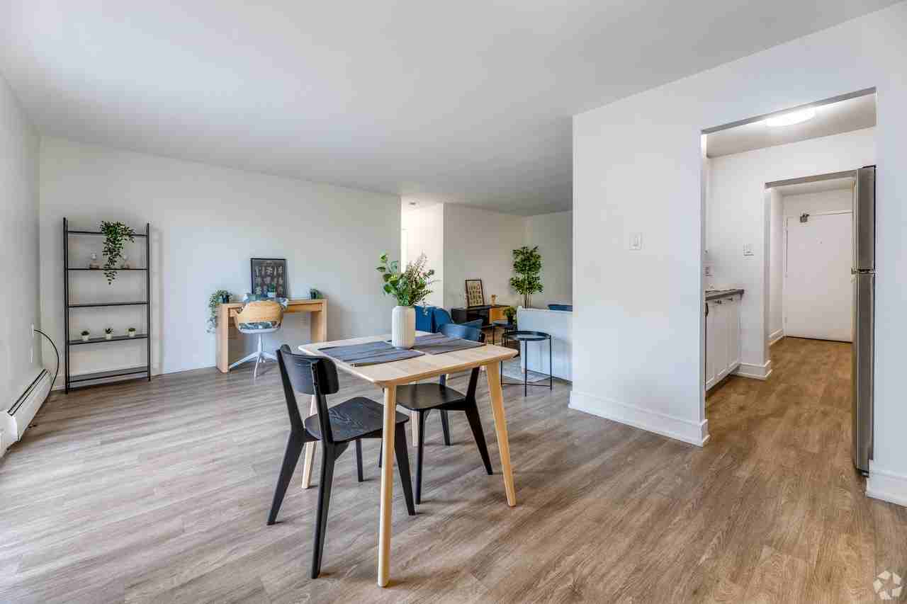 520-560 Mornington Avenue - Photo 3 of 14