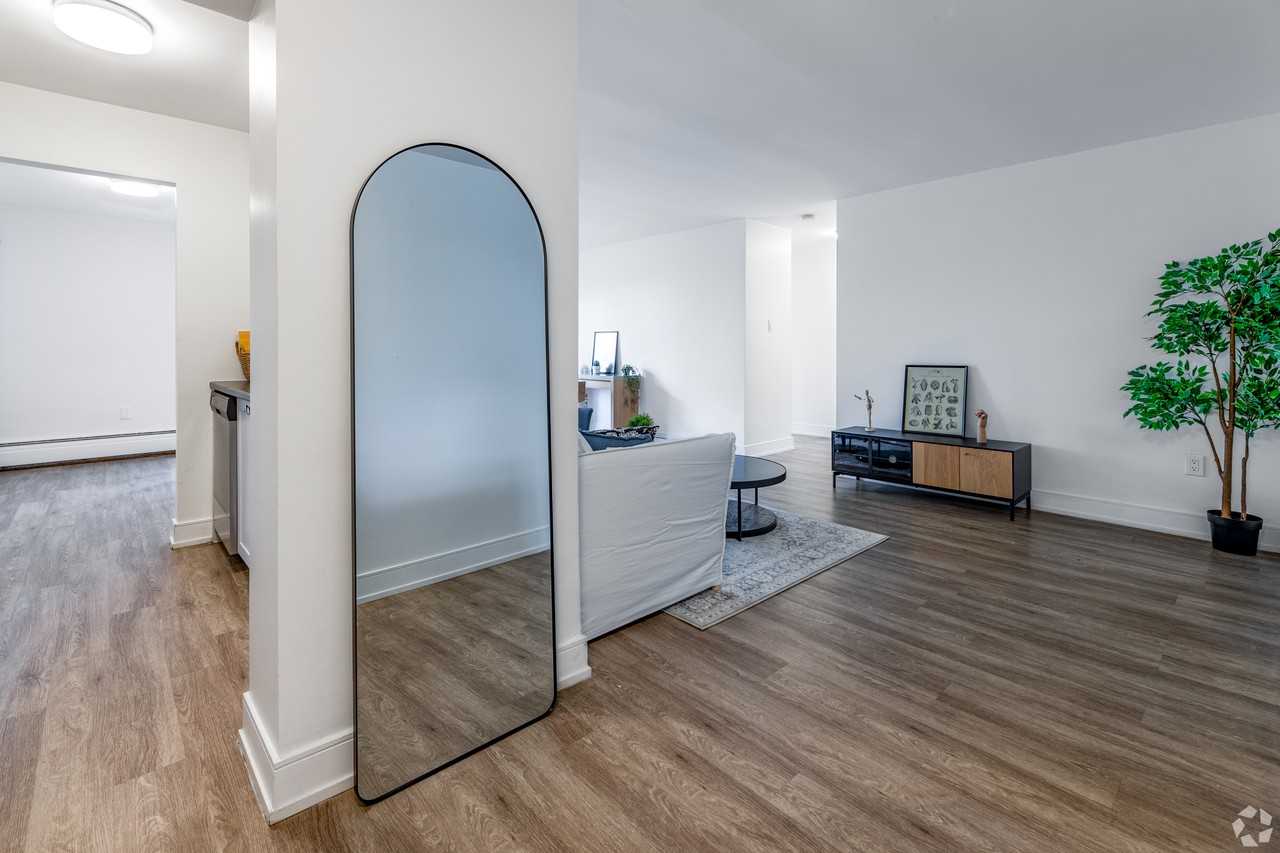 520-560 Mornington Avenue - Photo 4 of 14