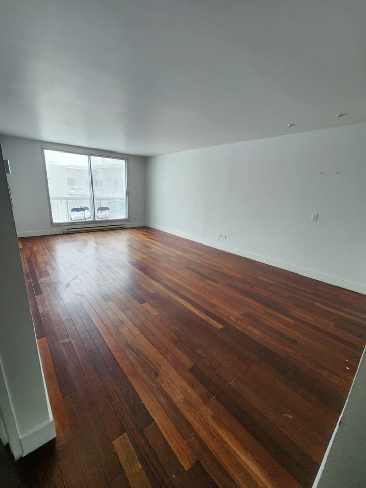 540 Boul Charest E — photo 3