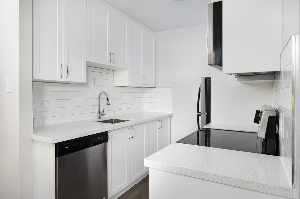 317 Park Lawn Road - Photo 2 of 10