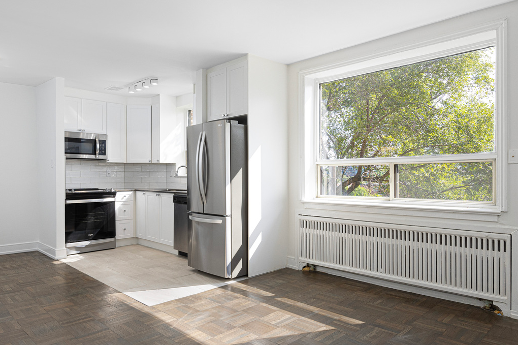 317 Park Lawn Road - Photo 4 of 10