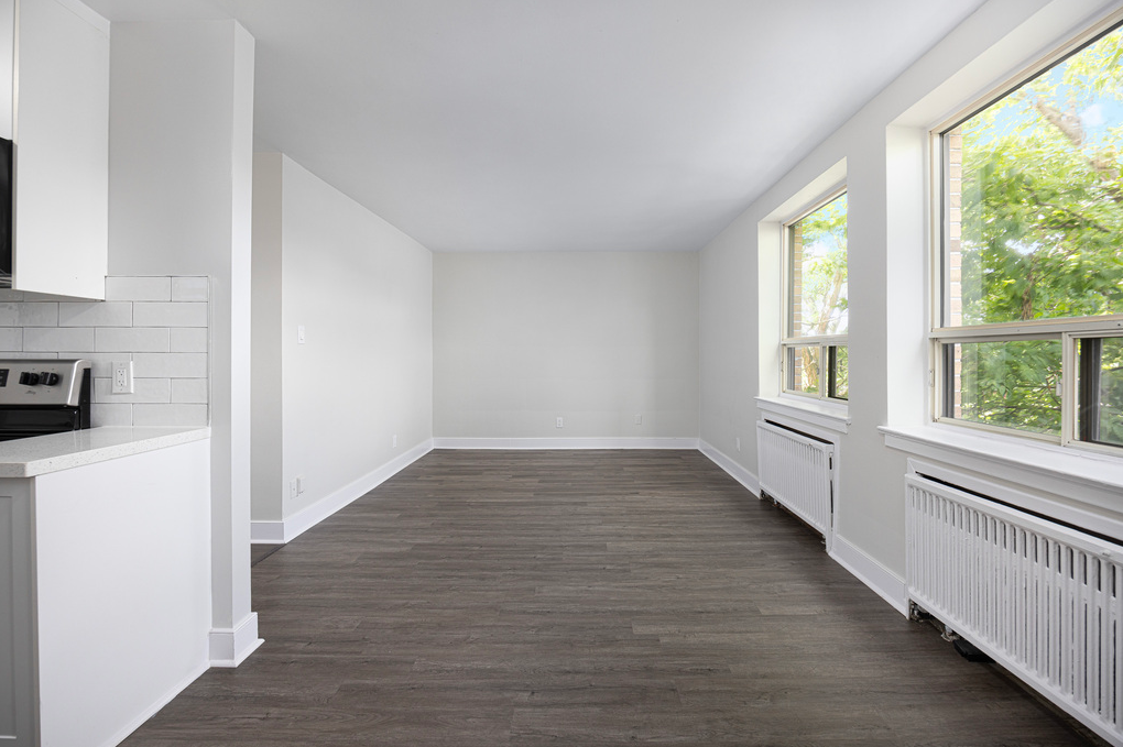 317 Park Lawn Road - Photo 5 of 10