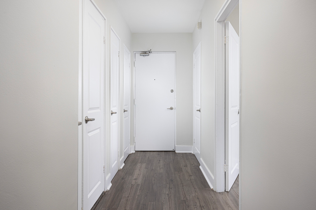 317 Park Lawn Road - Photo 7 of 10