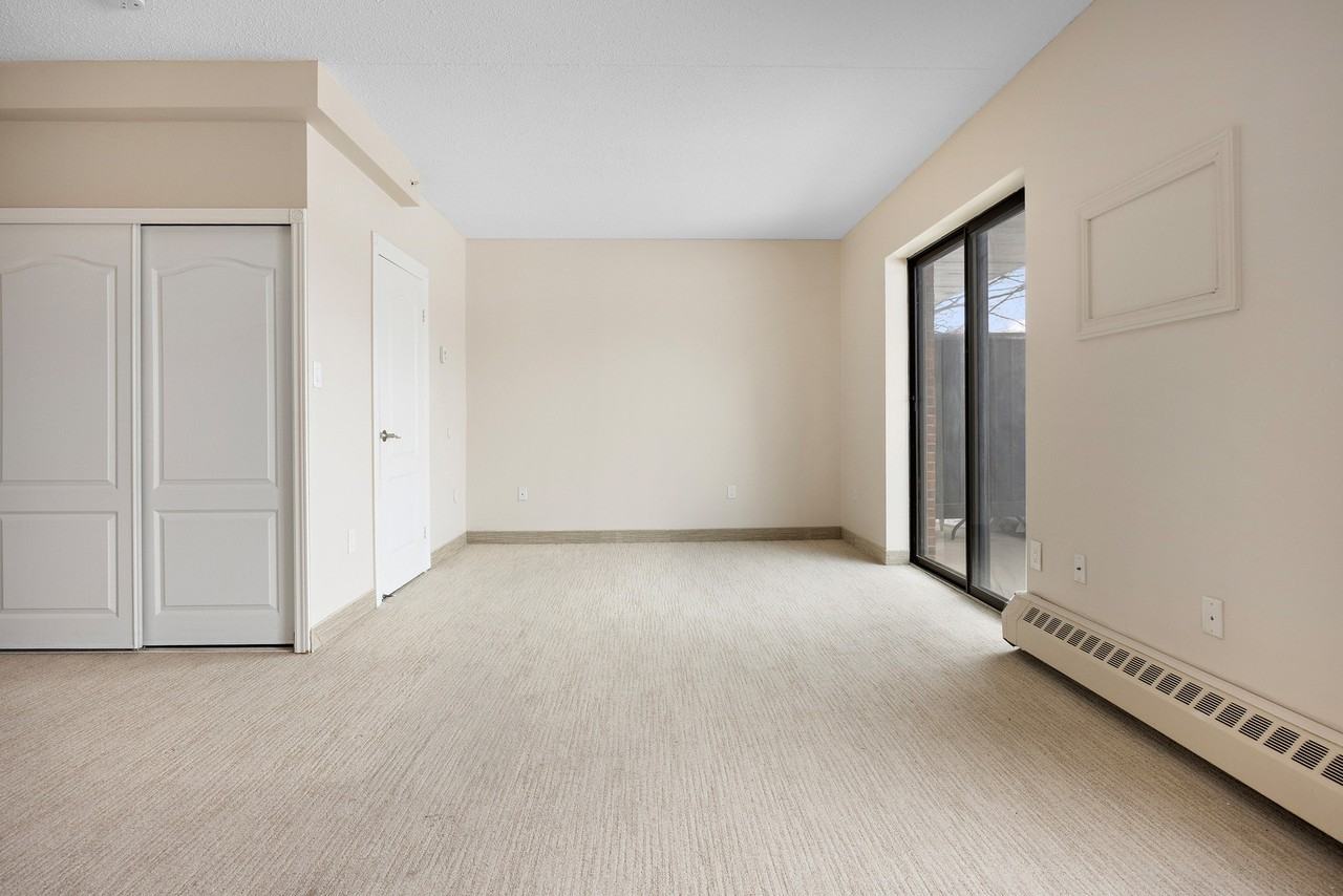 405 Park Road North - Photo 2 of 18