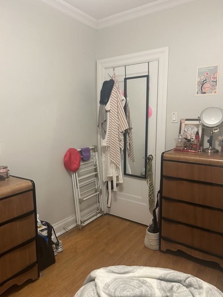 235 Charlotte St - Photo 3 of 9