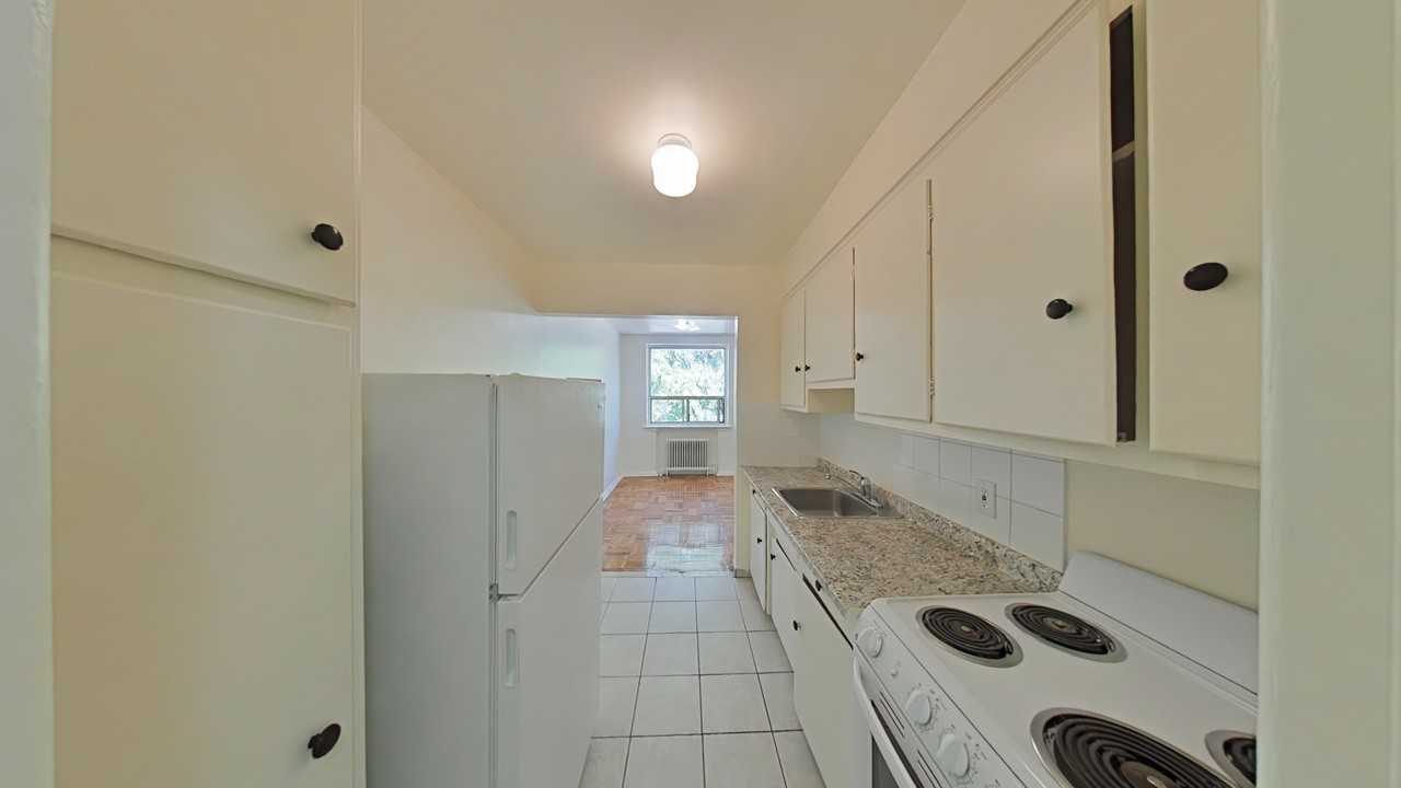 1637 Victoria Park Avenue - Photo 5 of 15