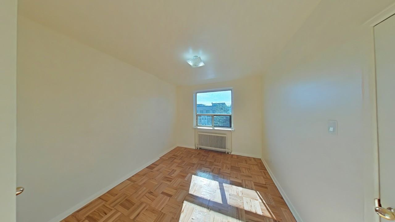 1637 Victoria Park Avenue - Photo 7 of 12