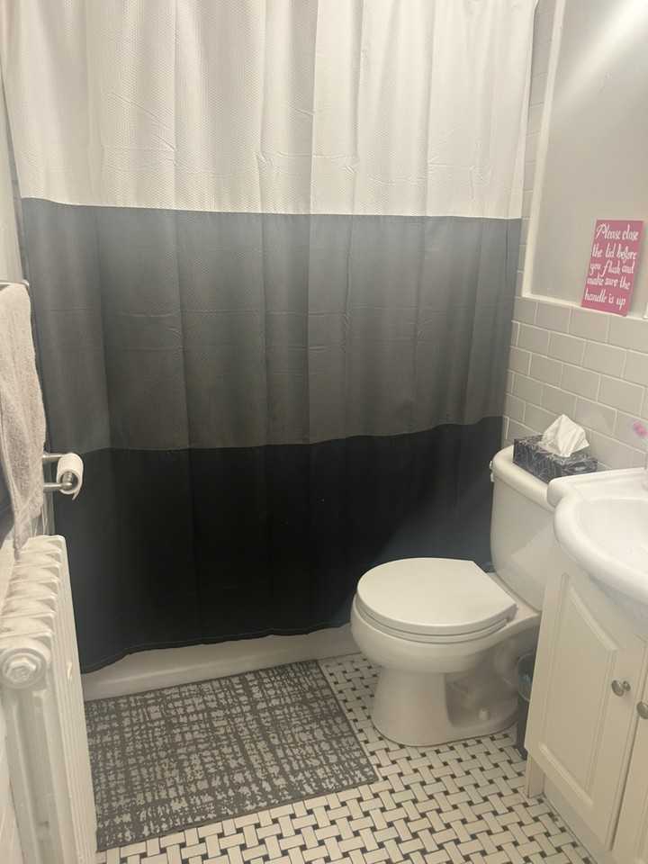 235 Charlotte St - Photo 4 of 9