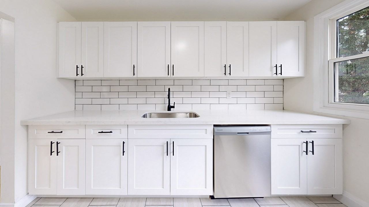 1370 Silver Spear Road - Photo 2 of 42