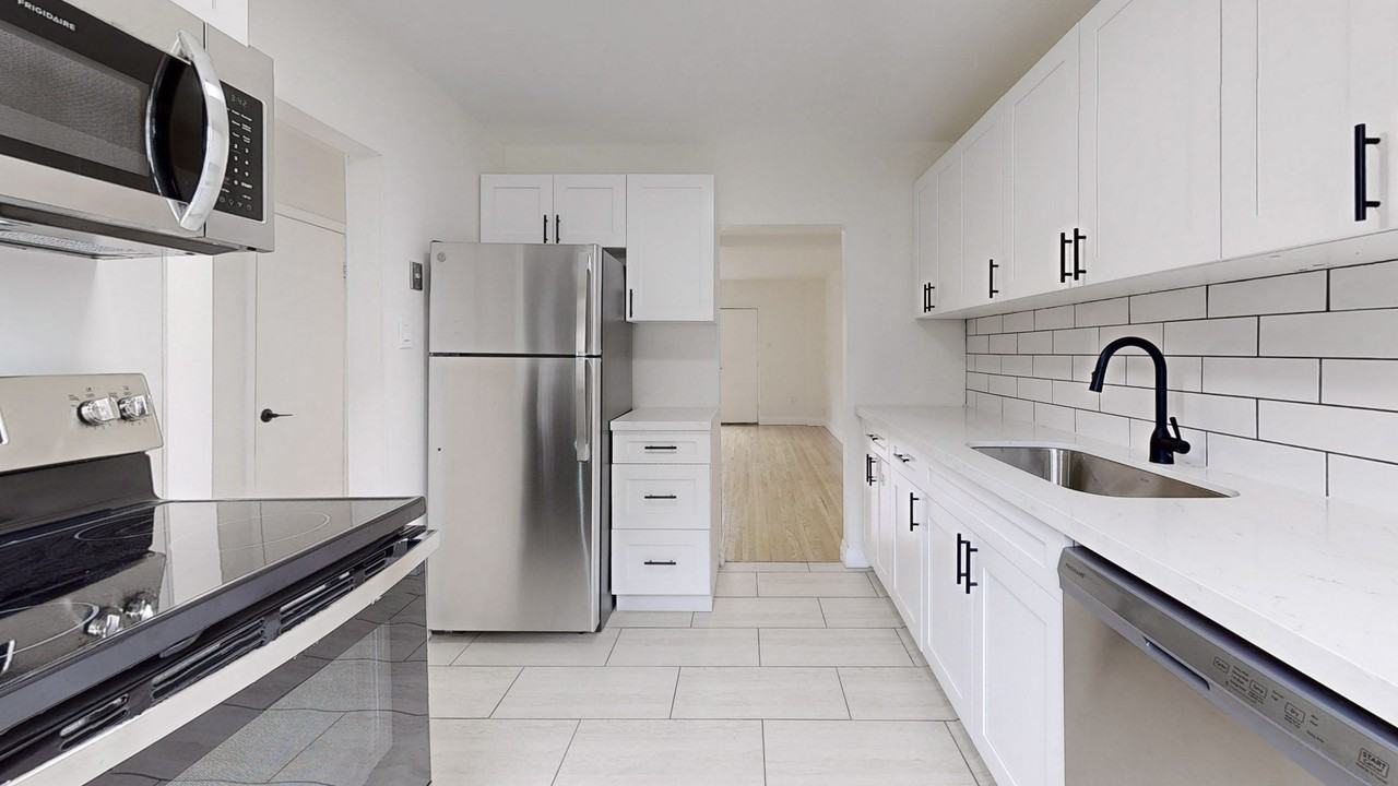 1370 Silver Spear Road - Photo 4 of 42