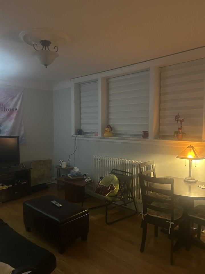 235 Charlotte St - Photo 6 of 9