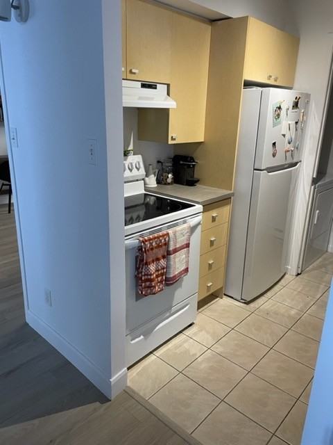 325 Rue De Saint-Vallier E — photo 1