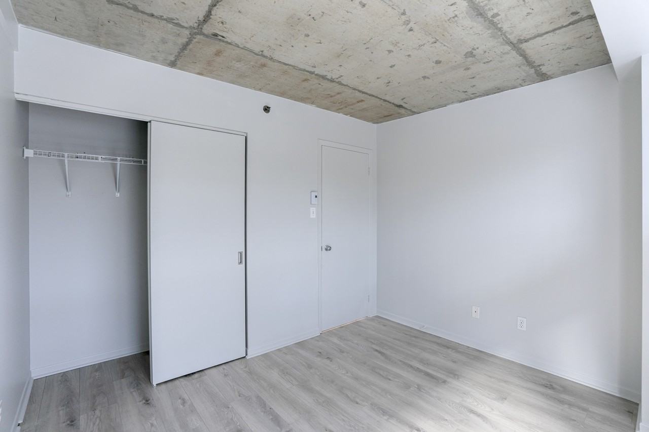 325 Rue De Saint-Vallier E — photo 2