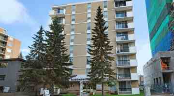 featured image of 725 15 Ave Sw
