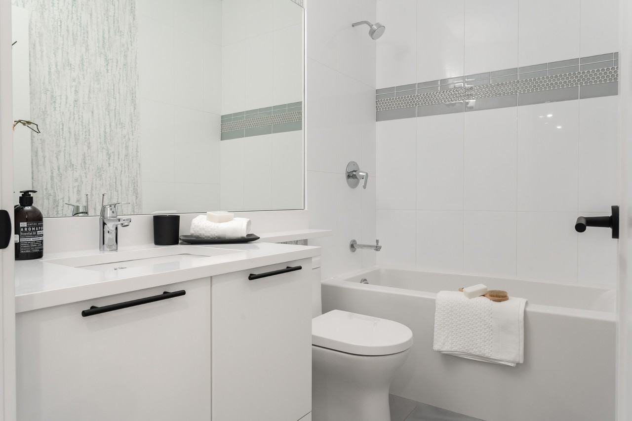 Equinox - Photo 2 of 6