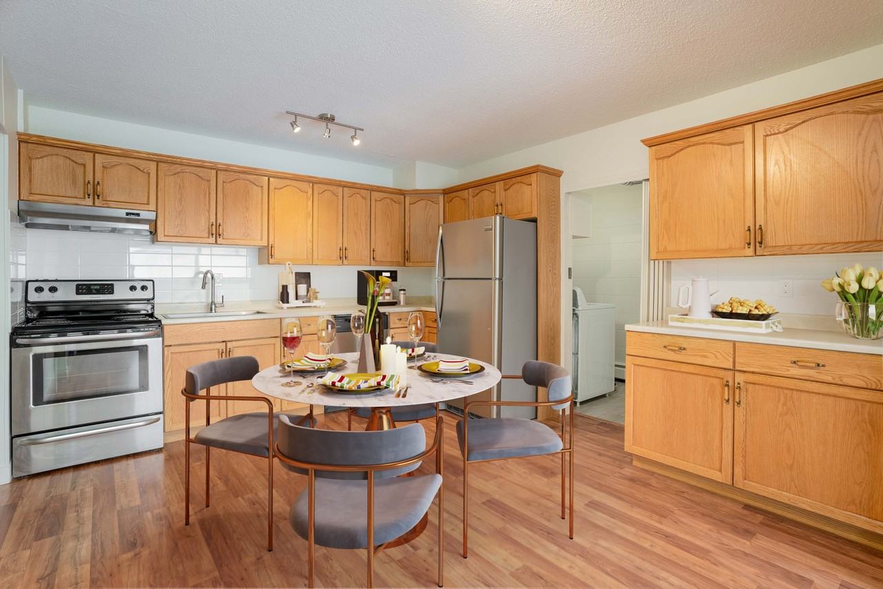 Saratoga Tower - Photo 3 of 12