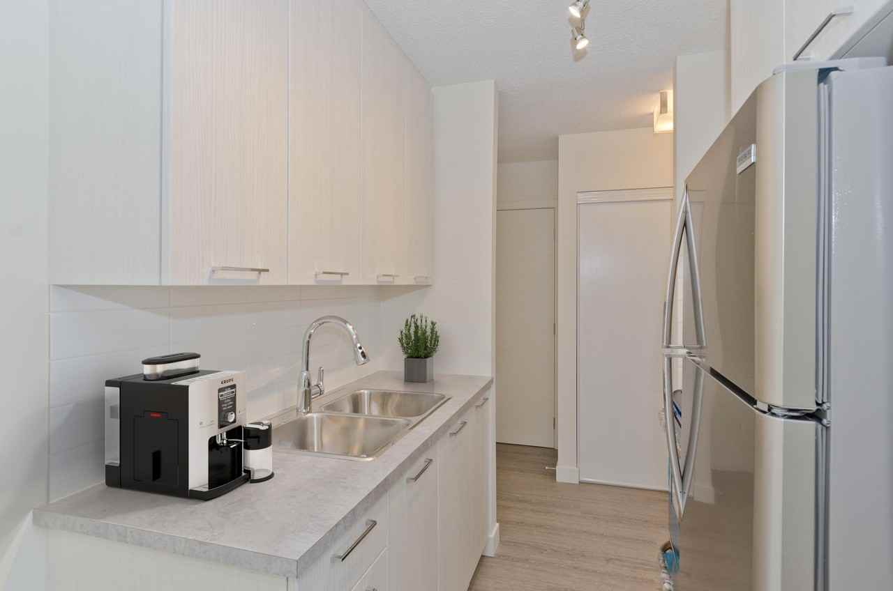 Glamorgan Manor - Photo 5 of 14