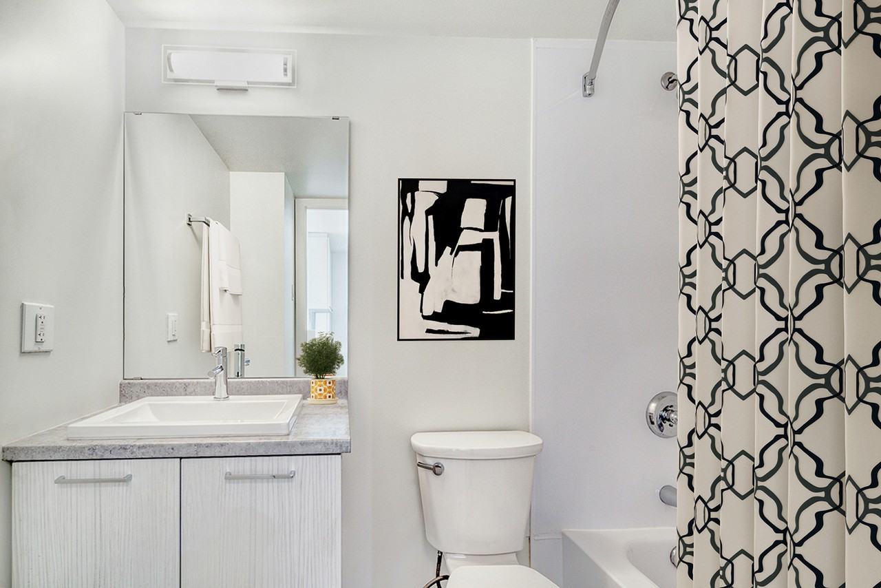 Broadway Centre - Photo 7 of 21