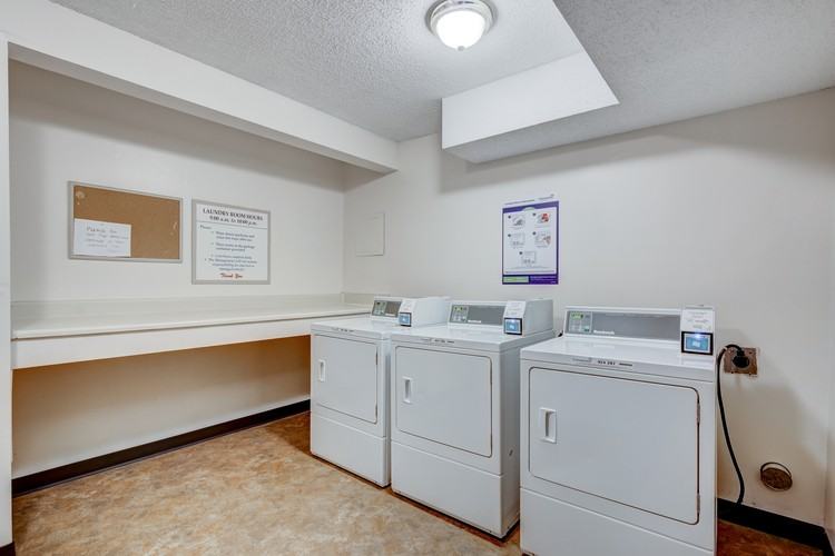 Tower Lane Terrace Apartments - Photo 6 of 11