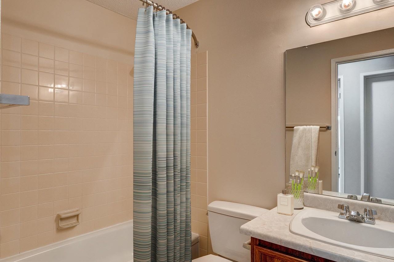 Canyon Pointe Apartments - Photo 6 of 11