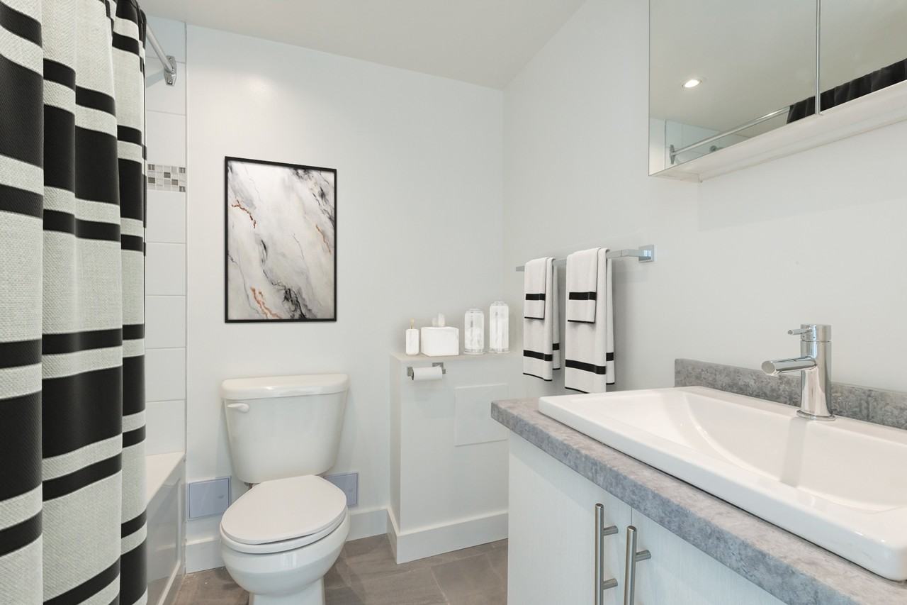 Hi-Rise 3 - Photo 3 of 9