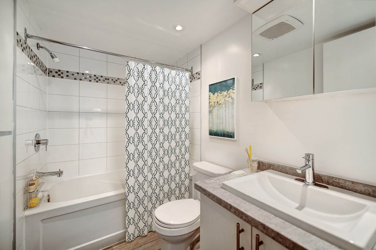 Hi-Rise 4 - Photo 6 of 16