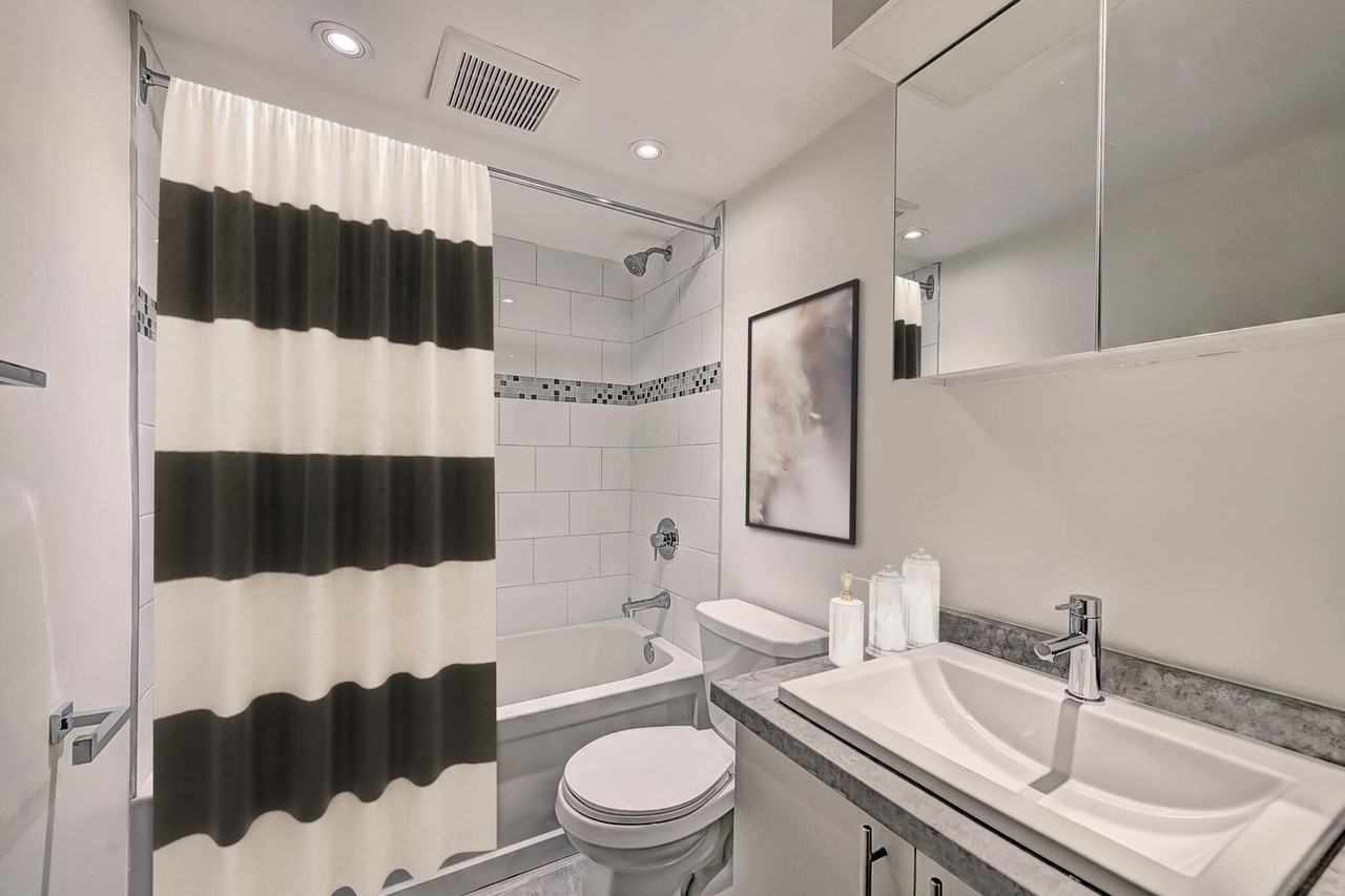 PH 3 - 3 Walk-up - Photo 5 of 12