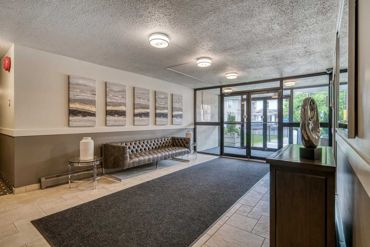 Randal House - Photo 5 of 11