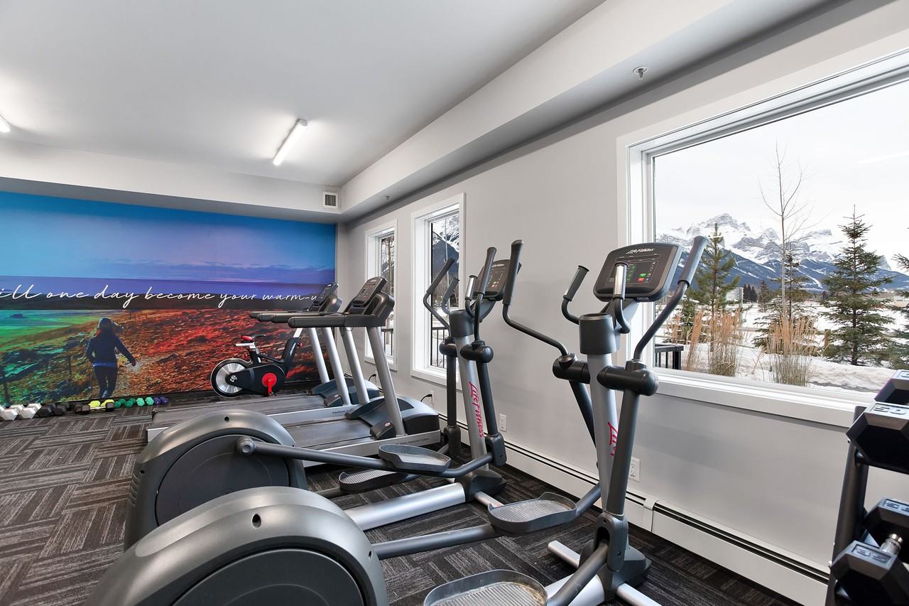 Peak Estates - Photo 3 of 11