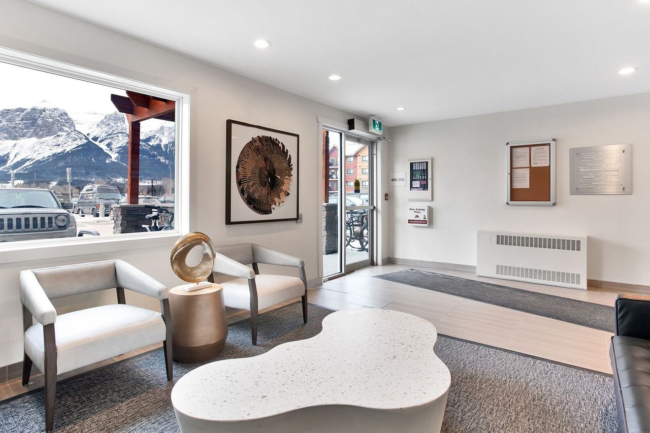 Peak Estates - Photo 6 of 11