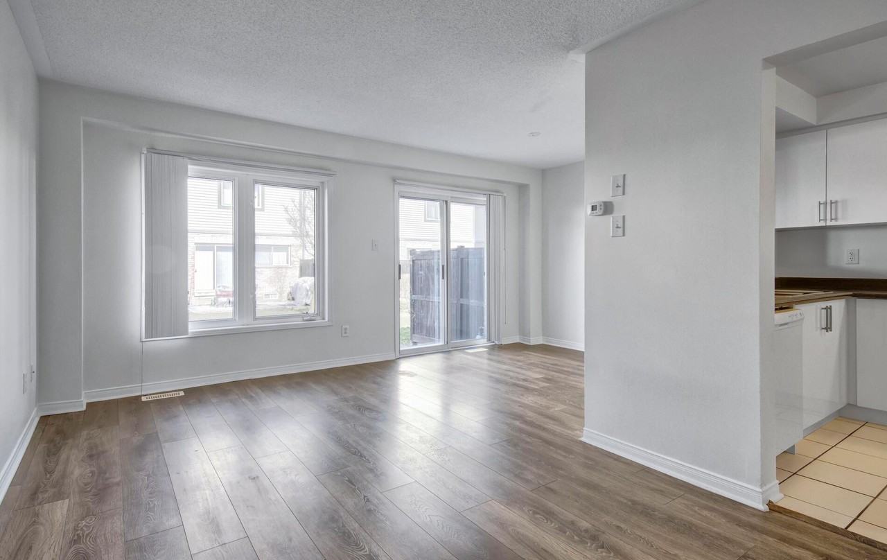 Daniels Gateway, Erin Centre - Photo 4 of 11