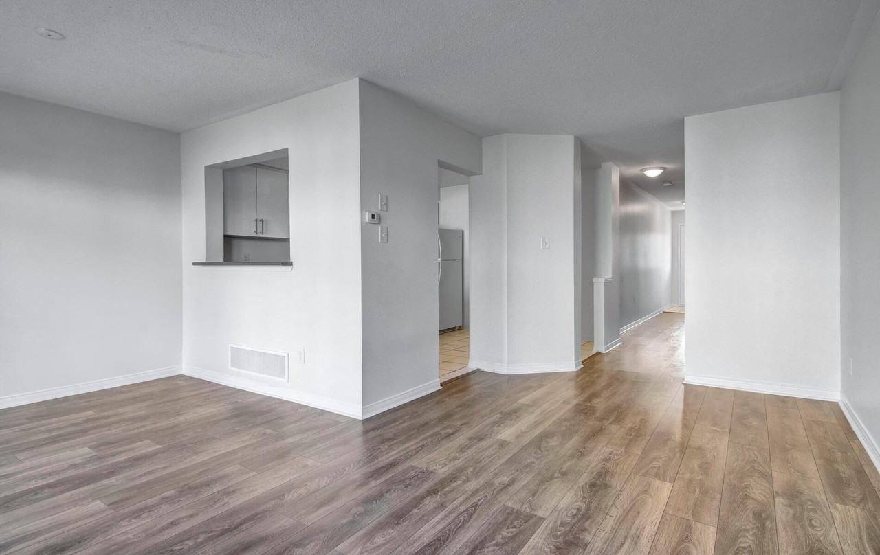 Daniels Gateway, Erin Centre - Photo 5 of 11