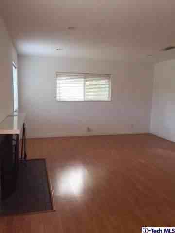 865 Domingo Dr - Photo 3 of 17