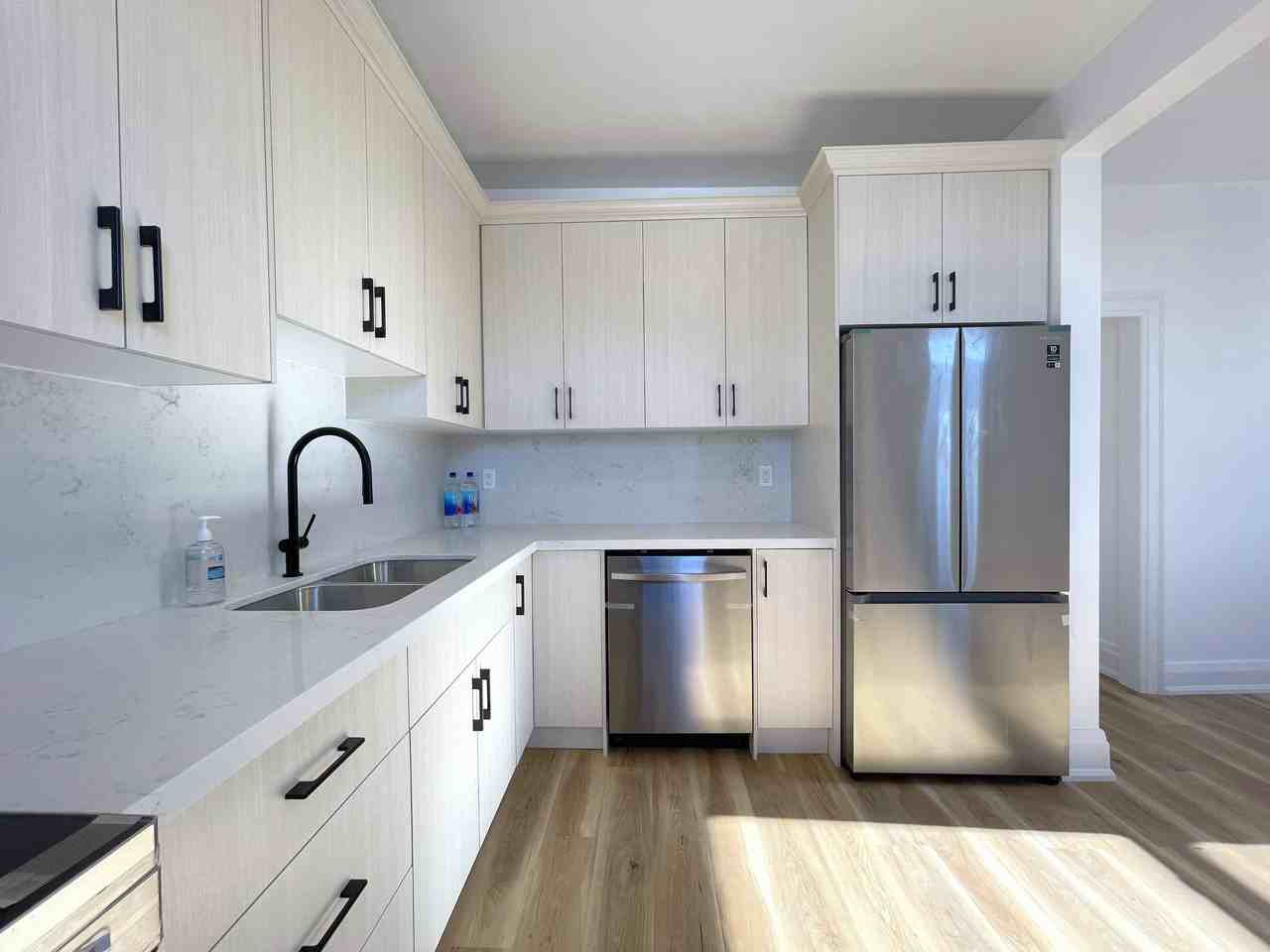 6 Fairlawn Avenue - Photo 3 of 17