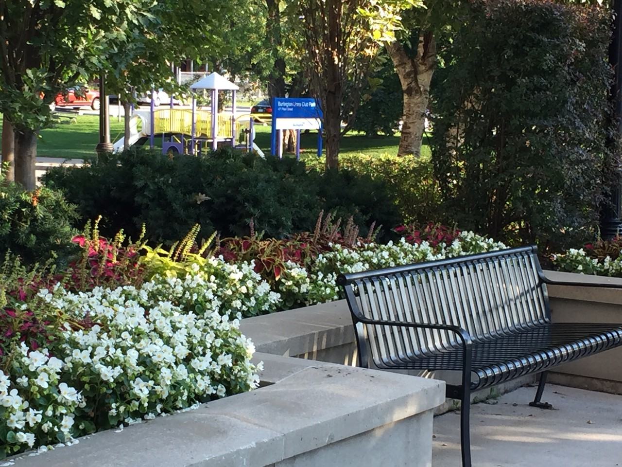 478 Pearl St - Photo 3 of 26