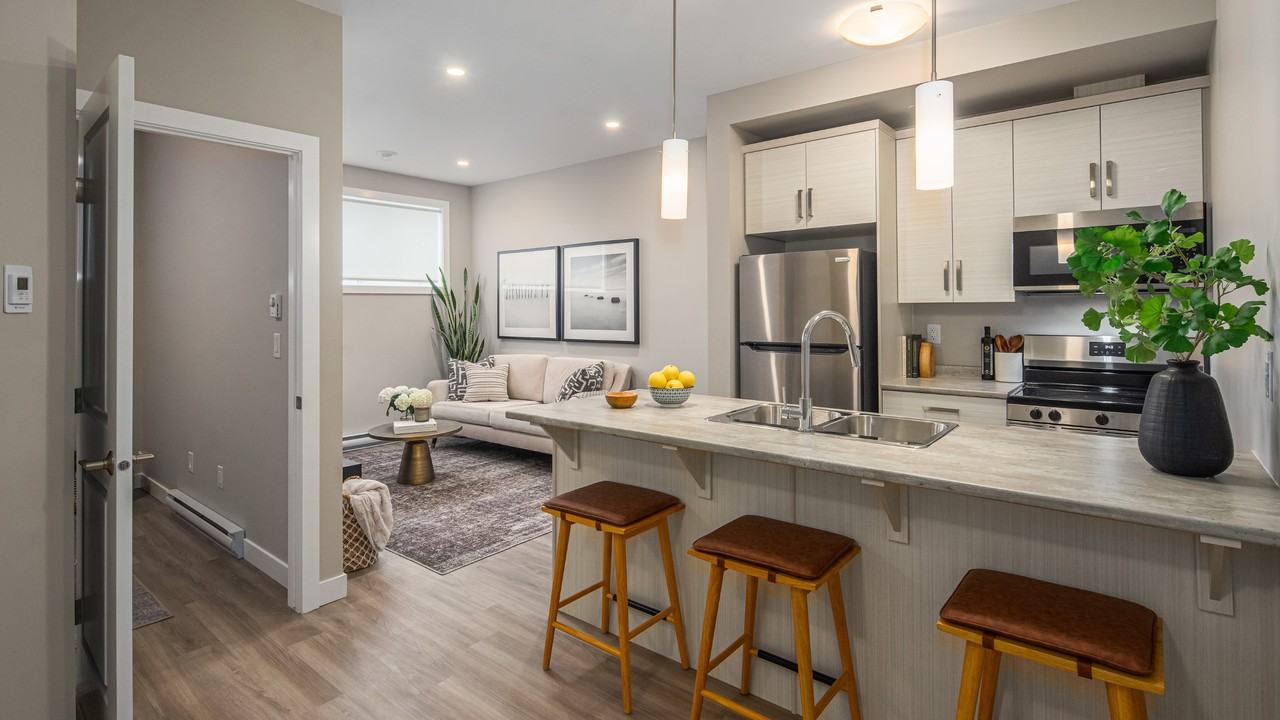 147 Champagne Street - Photo 6 of 50