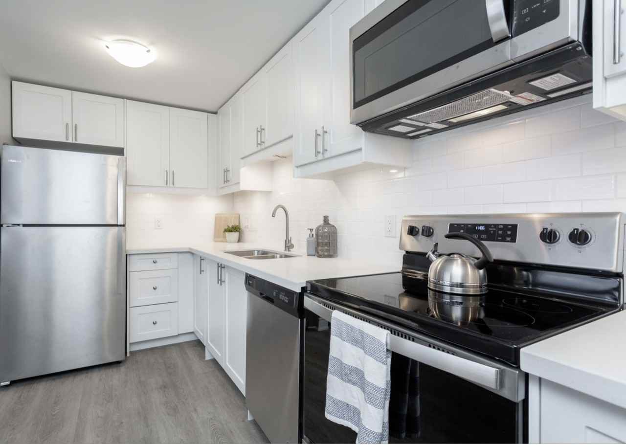 75 Carling Street - Photo 2 of 6