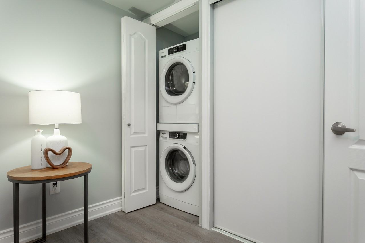 75 Carling Street - Photo 3 of 6