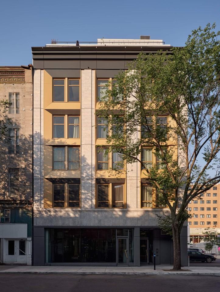 1424 Boul Saint-Laurent — photo 1