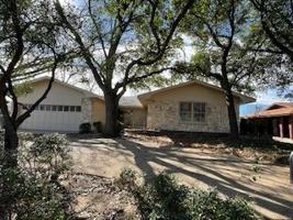 featured image of 906 Illinois Ave