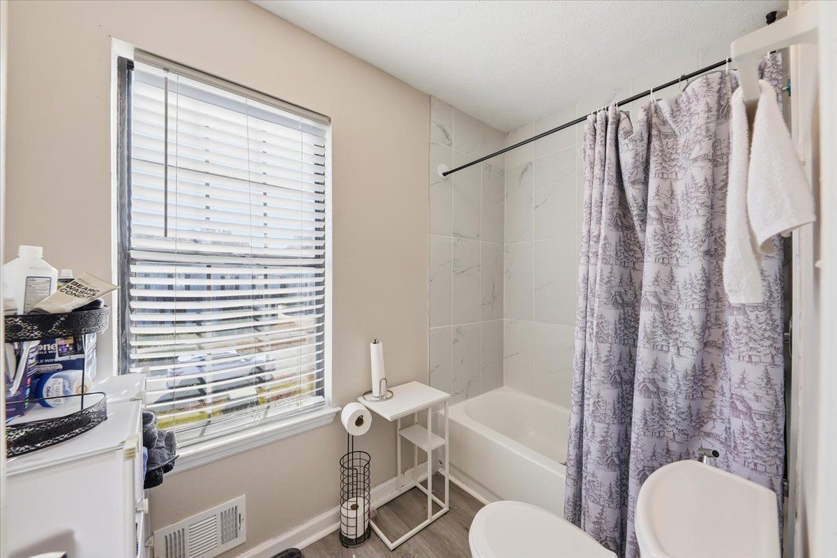 3682 Stephanie Ct - Photo 2 of 27
