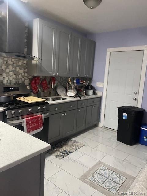 176 Pearl St - Photo 2 of 4