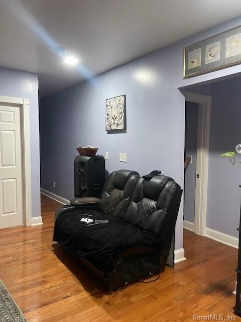 176 Pearl St - Photo 3 of 4