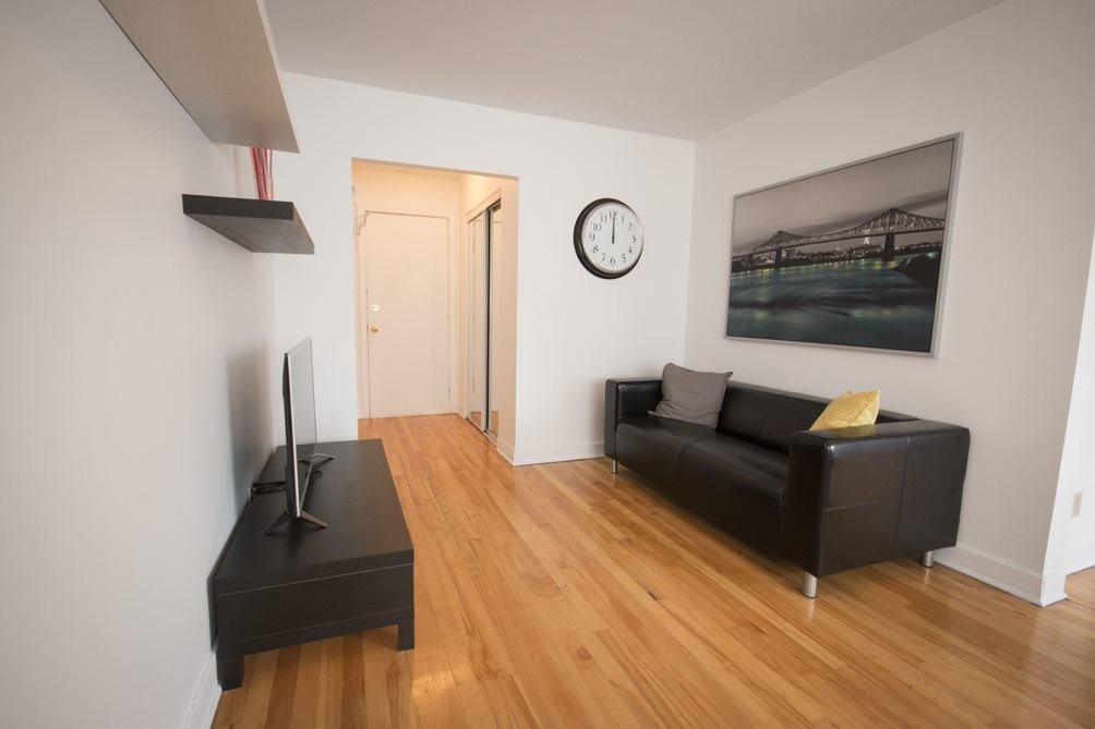 2645 Bercy - Photo 2 of 10