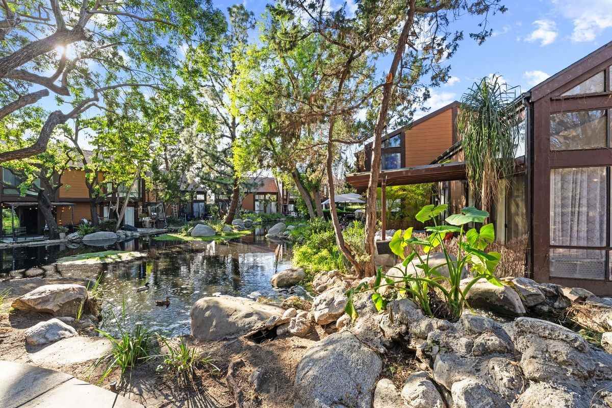 10614 Shoreline Dr - Photo 2 of 17